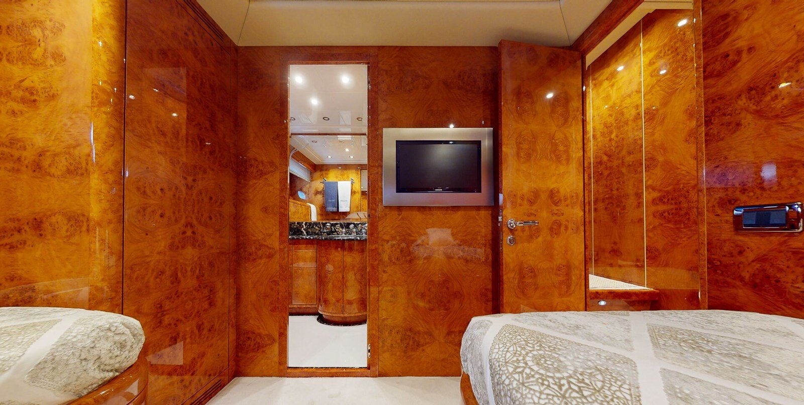 2003-mangusta-109-11-2e828e