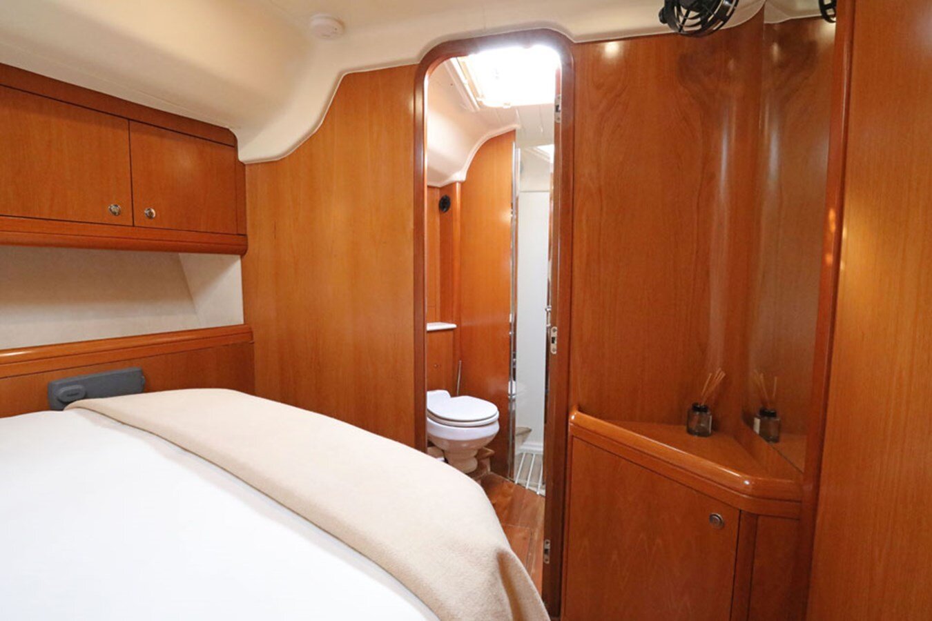 2003-moody-63-6-808d57