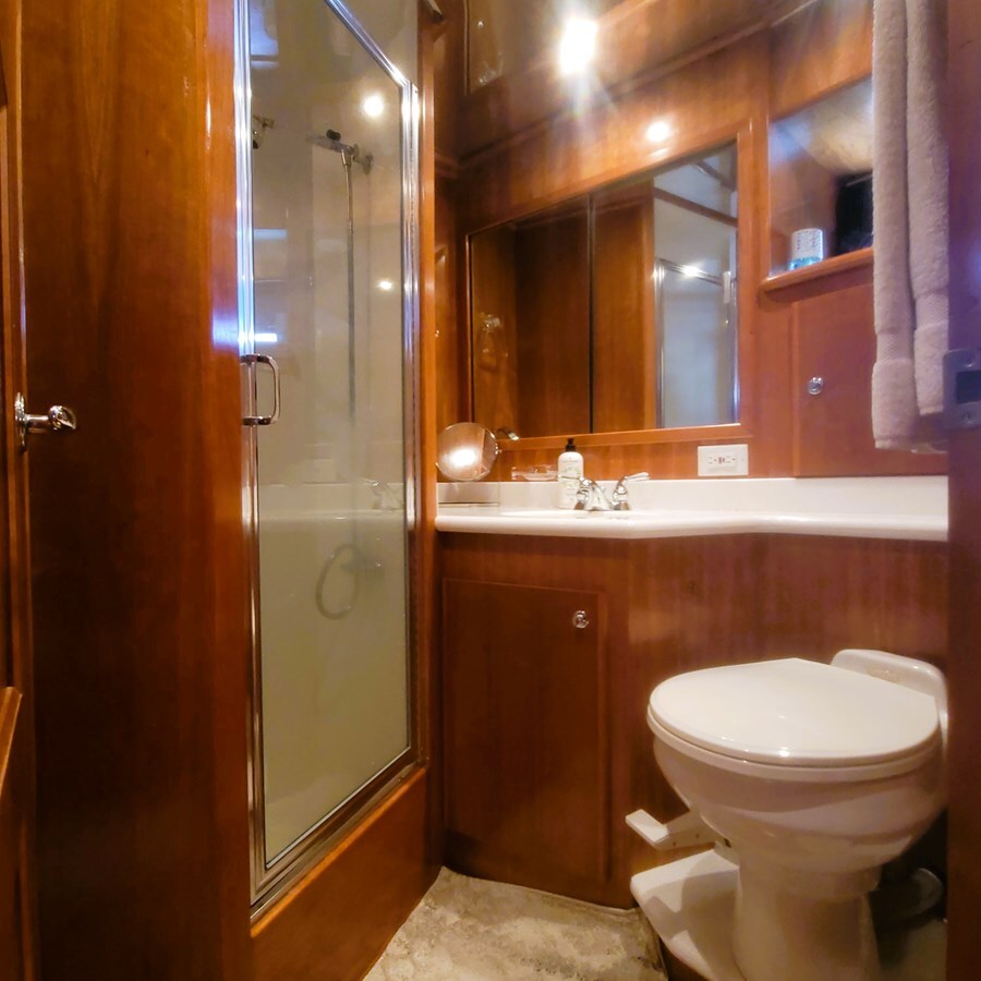 2003-navigator-40-10-9c8955