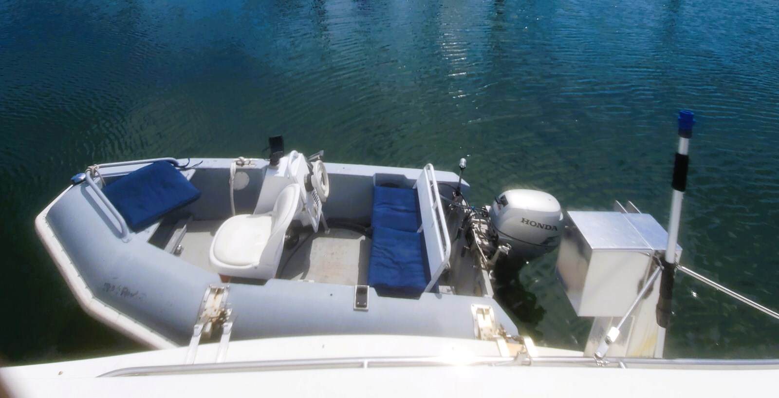 2003-navigator-40-10-9c8955