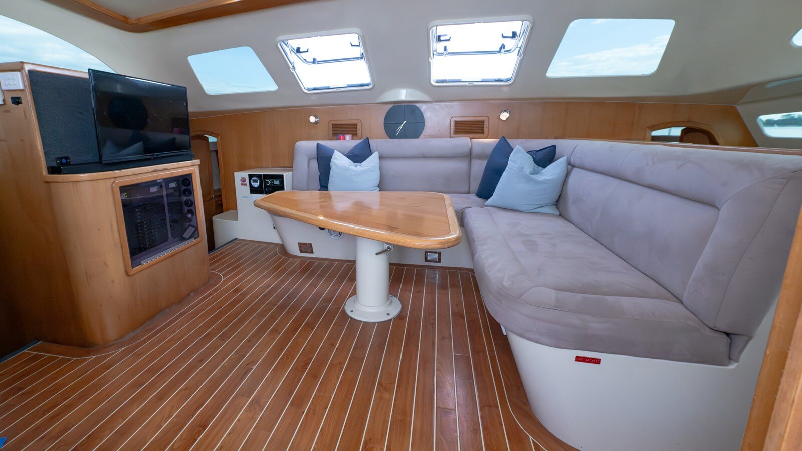 2003-perry-44-6-d48342