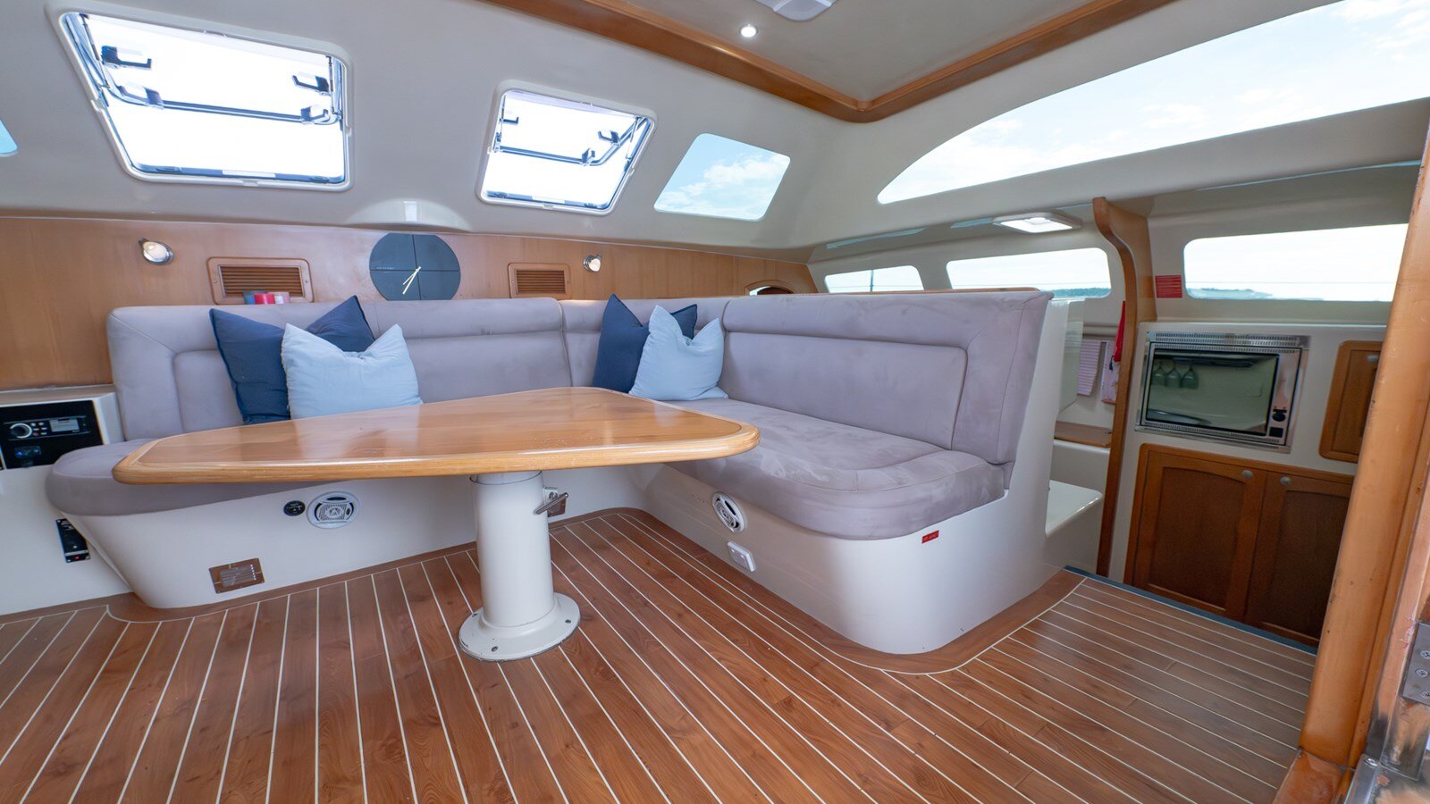 2003-perry-44-6-d48342