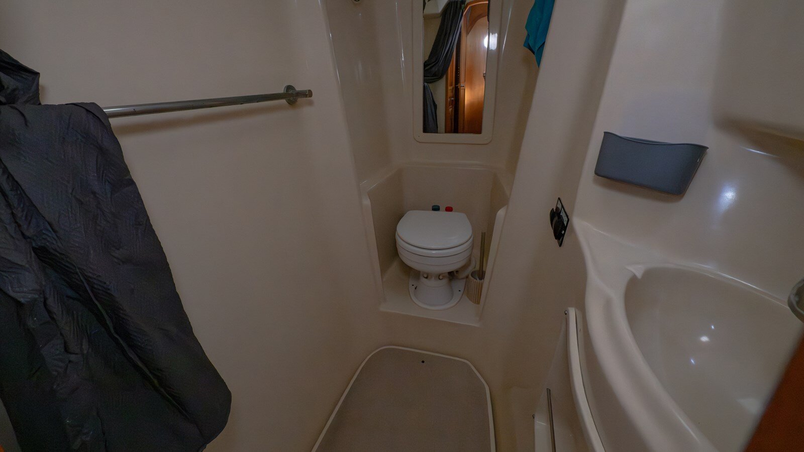 2003-perry-44-6-d48342