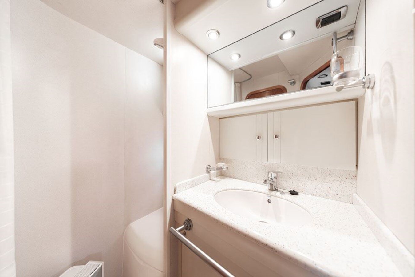 2004-astondoa-42-31a2ae