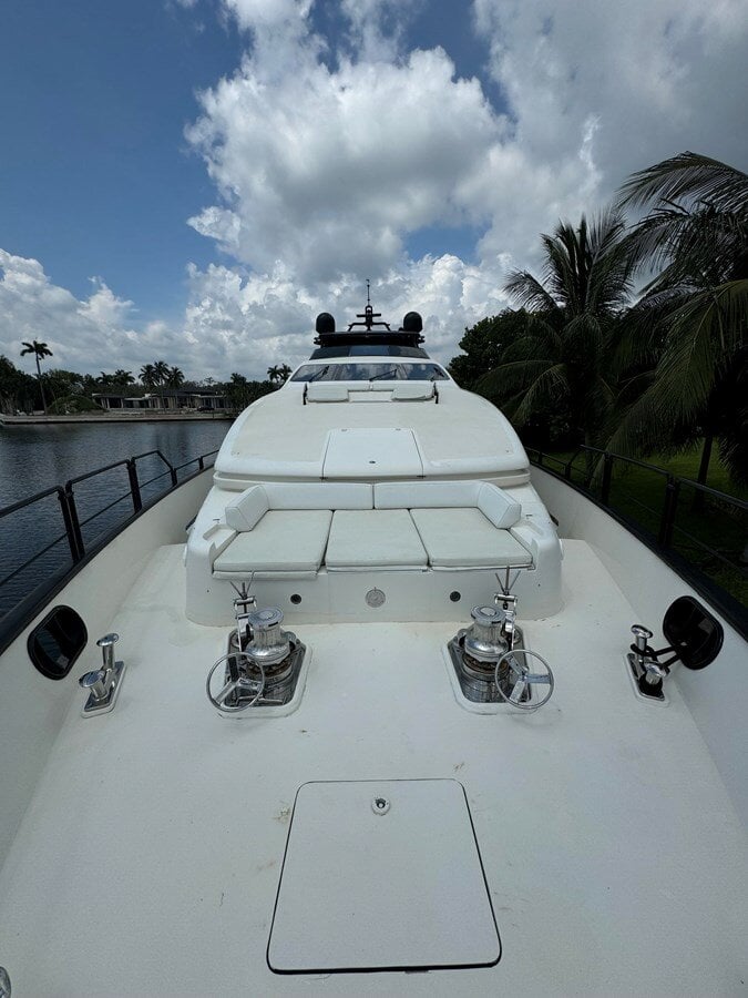 2004-azimut-yachts-116-5c2028