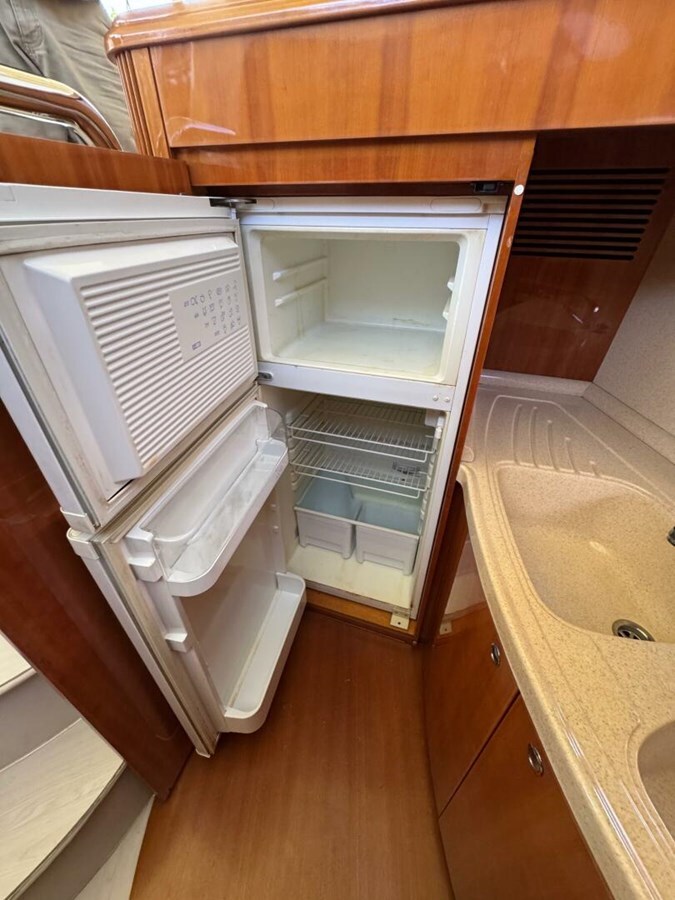 2004-azimut-yachts-43-46df14