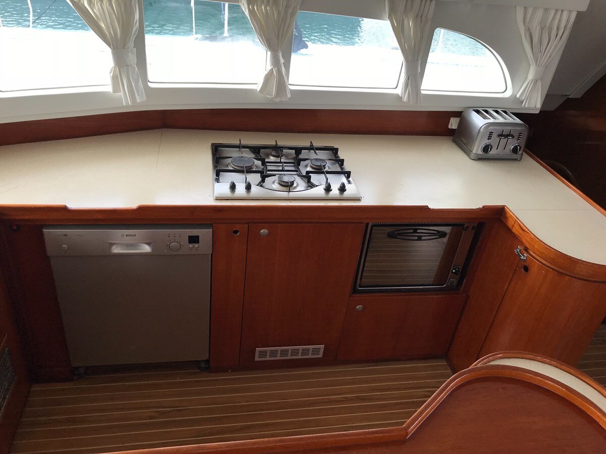 2004-cnb-yachts-55-11-c6b6ad