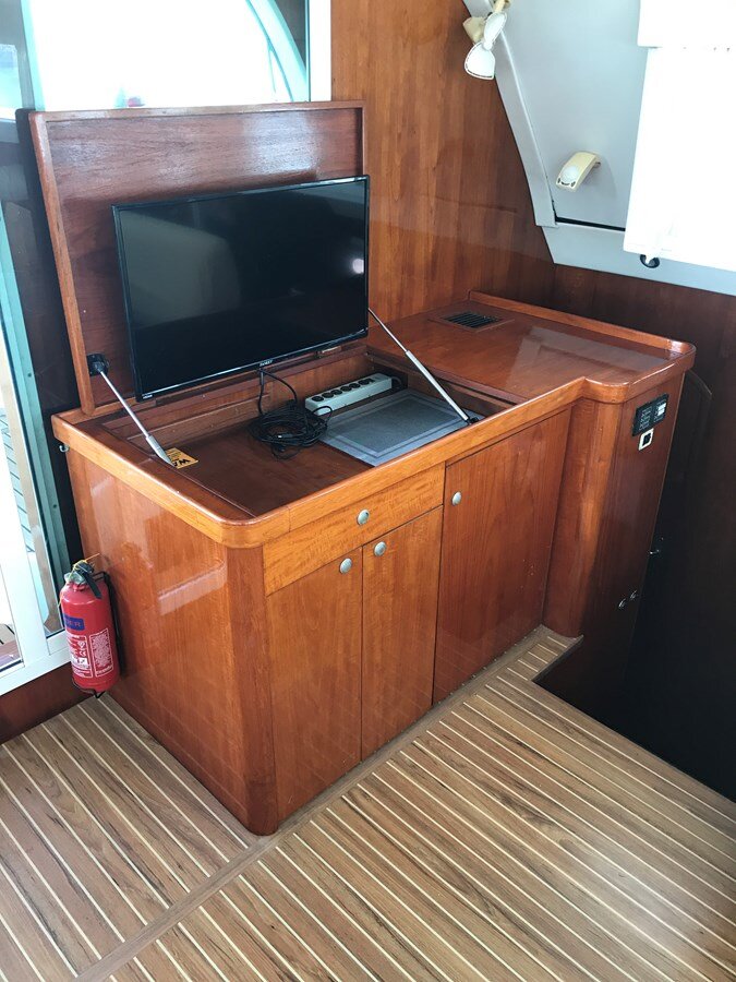 2004-cnb-yachts-55-11-c6b6ad