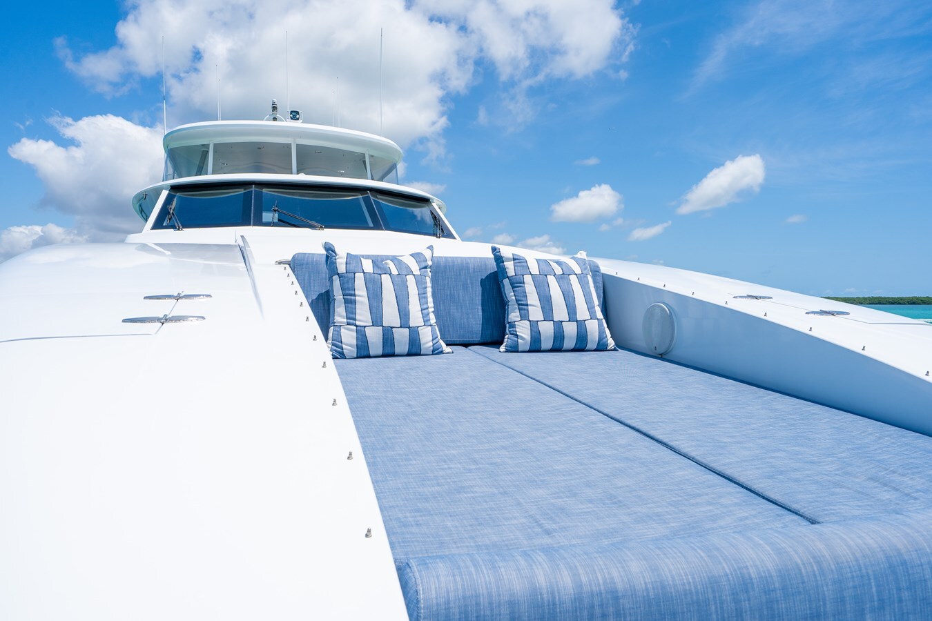 2004-crescent-yachts-120-a38bde