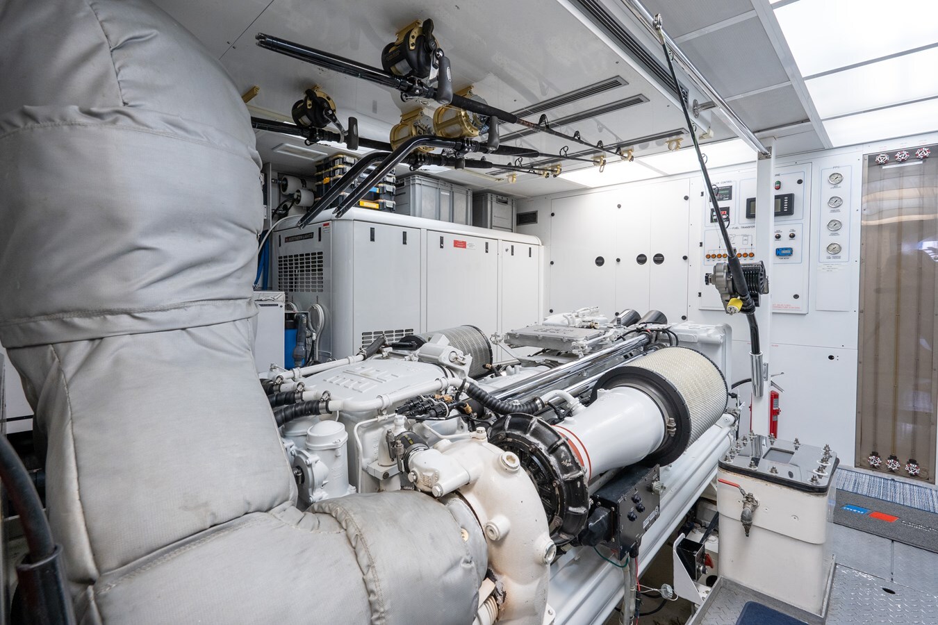 2004-crescent-yachts-120-a38bde