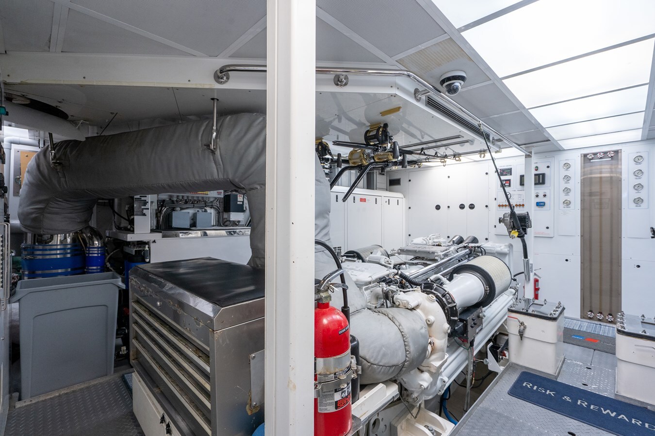 2004-crescent-yachts-120-a38bde