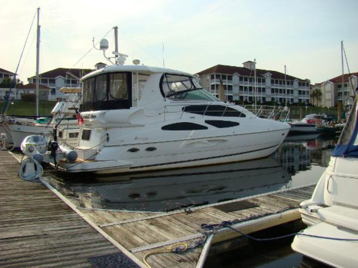 2004-cruisers-yachts-45-f7a5fb