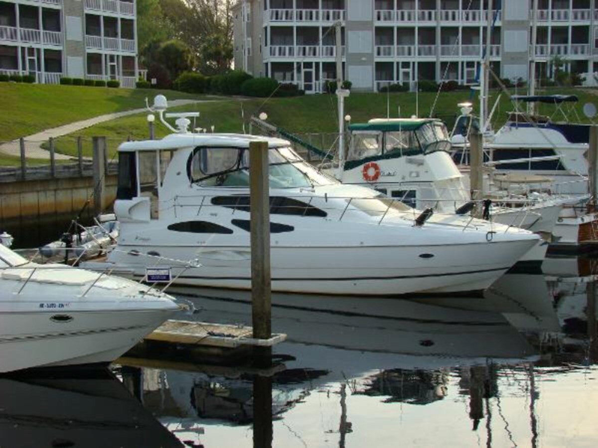 2004-cruisers-yachts-45-f7a5fb