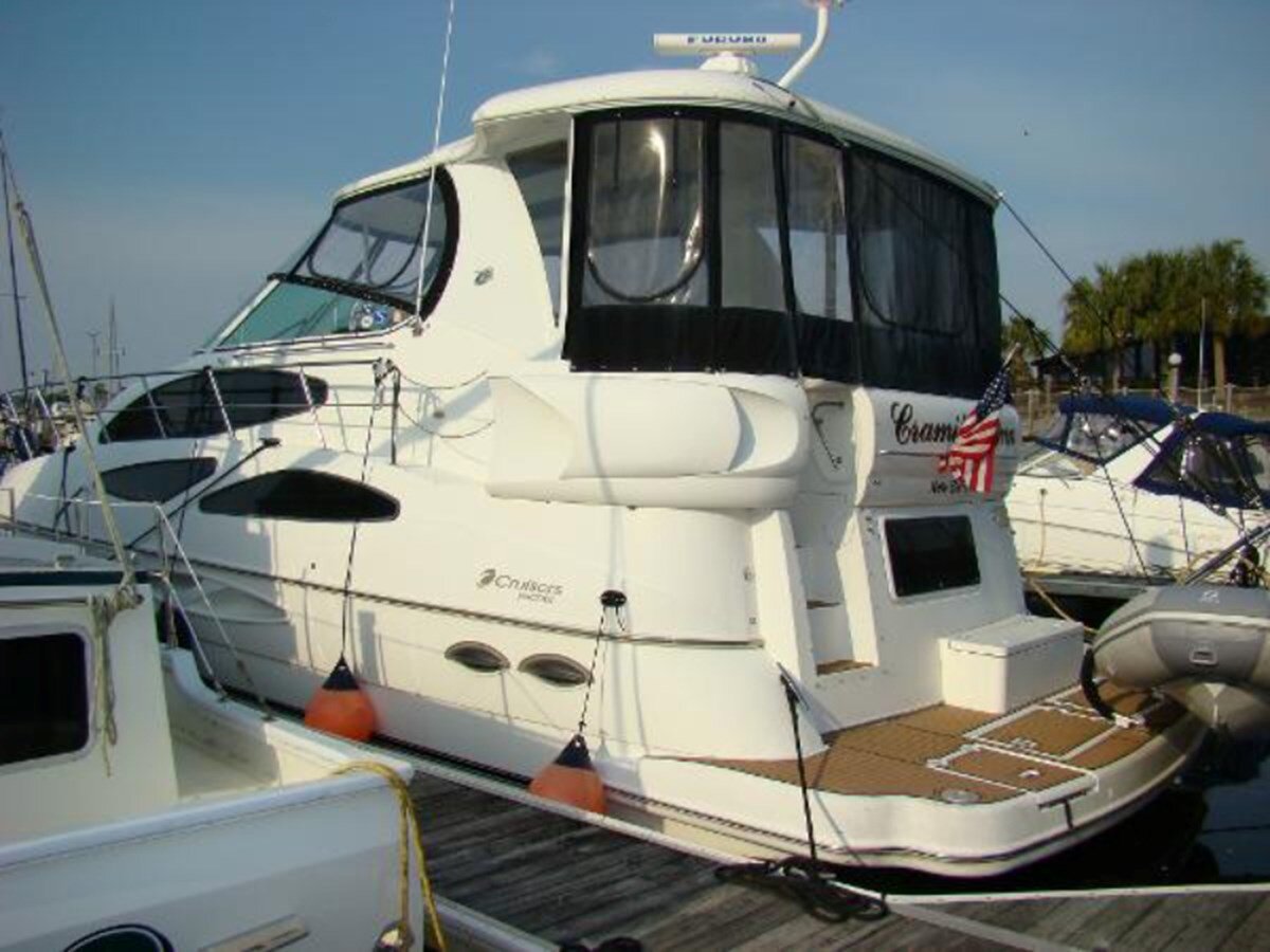 2004-cruisers-yachts-45-f7a5fb