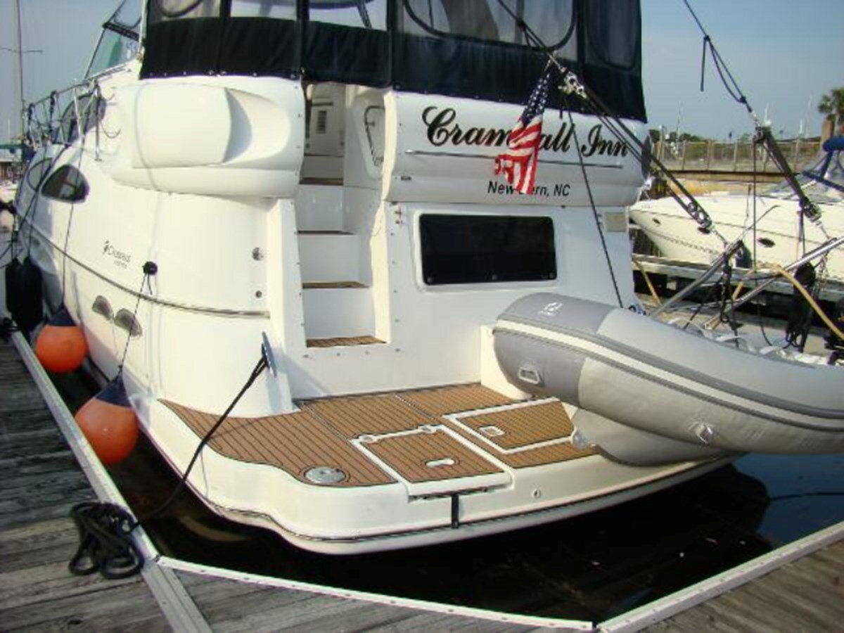 2004-cruisers-yachts-45-f7a5fb