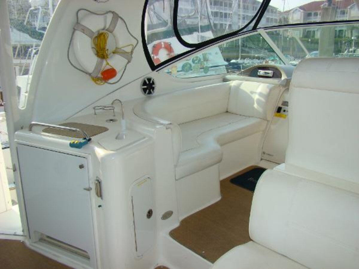 2004-cruisers-yachts-45-f7a5fb