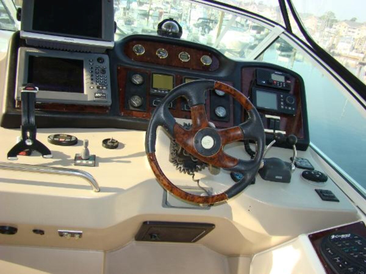 2004-cruisers-yachts-45-f7a5fb