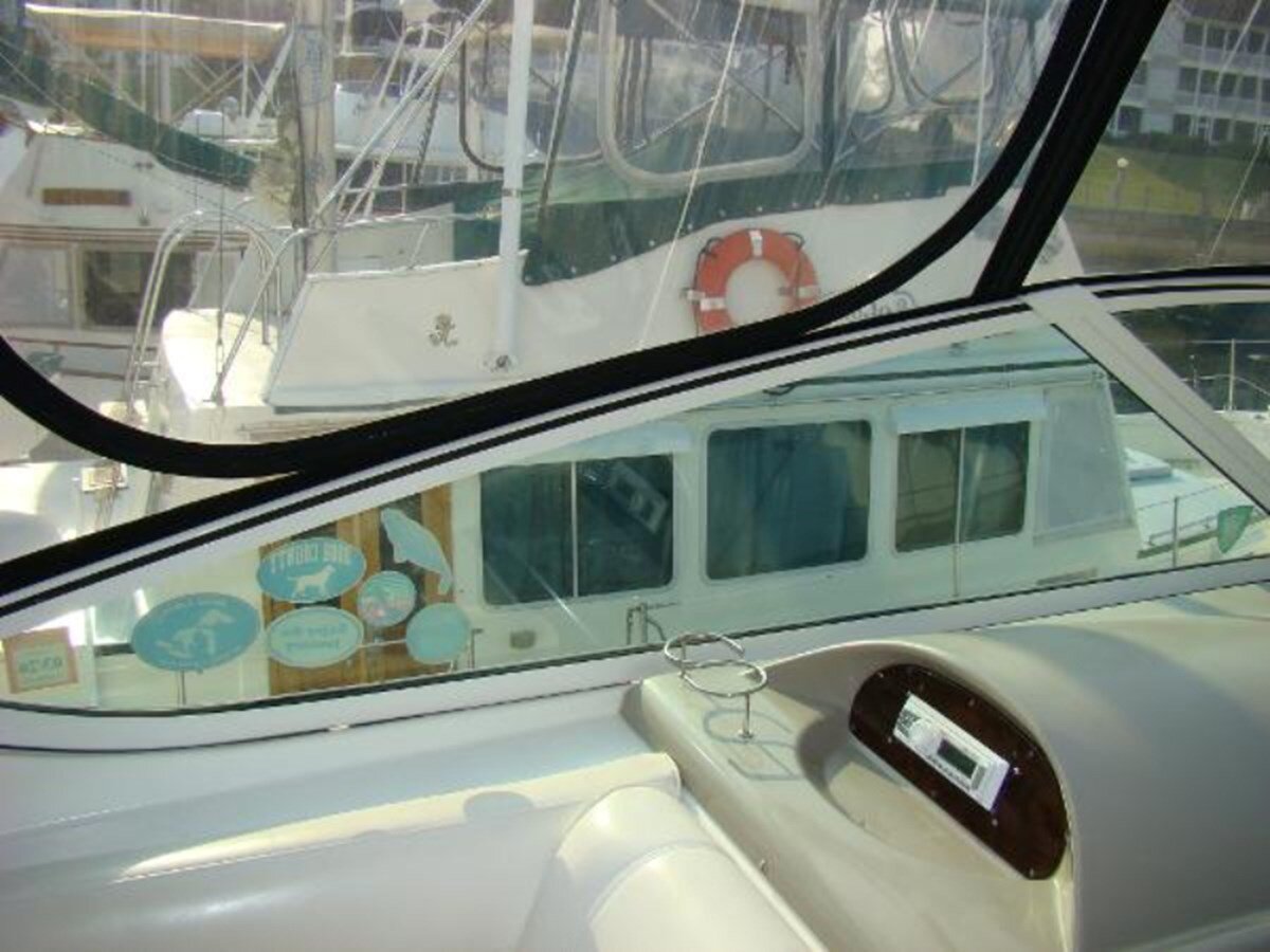 2004-cruisers-yachts-45-f7a5fb