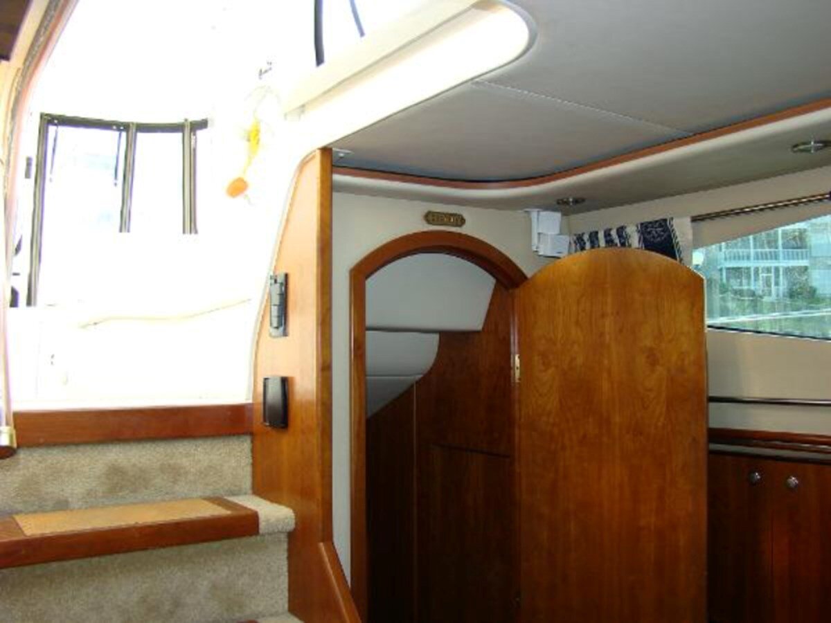 2004-cruisers-yachts-45-f7a5fb