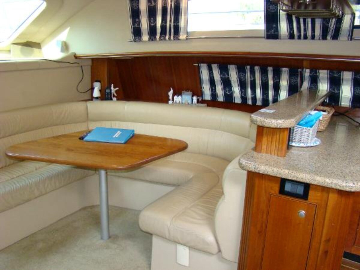 2004-cruisers-yachts-45-f7a5fb