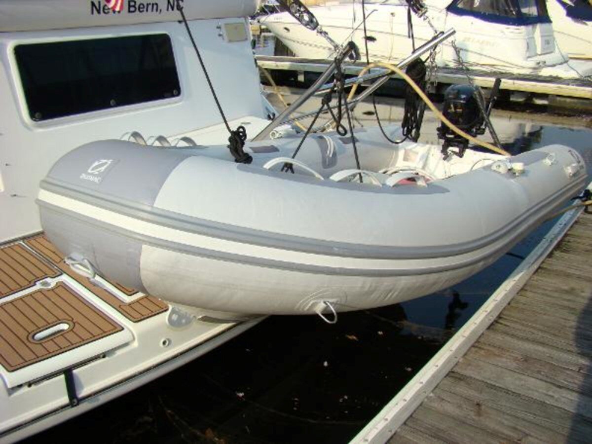 2004-cruisers-yachts-45-f7a5fb