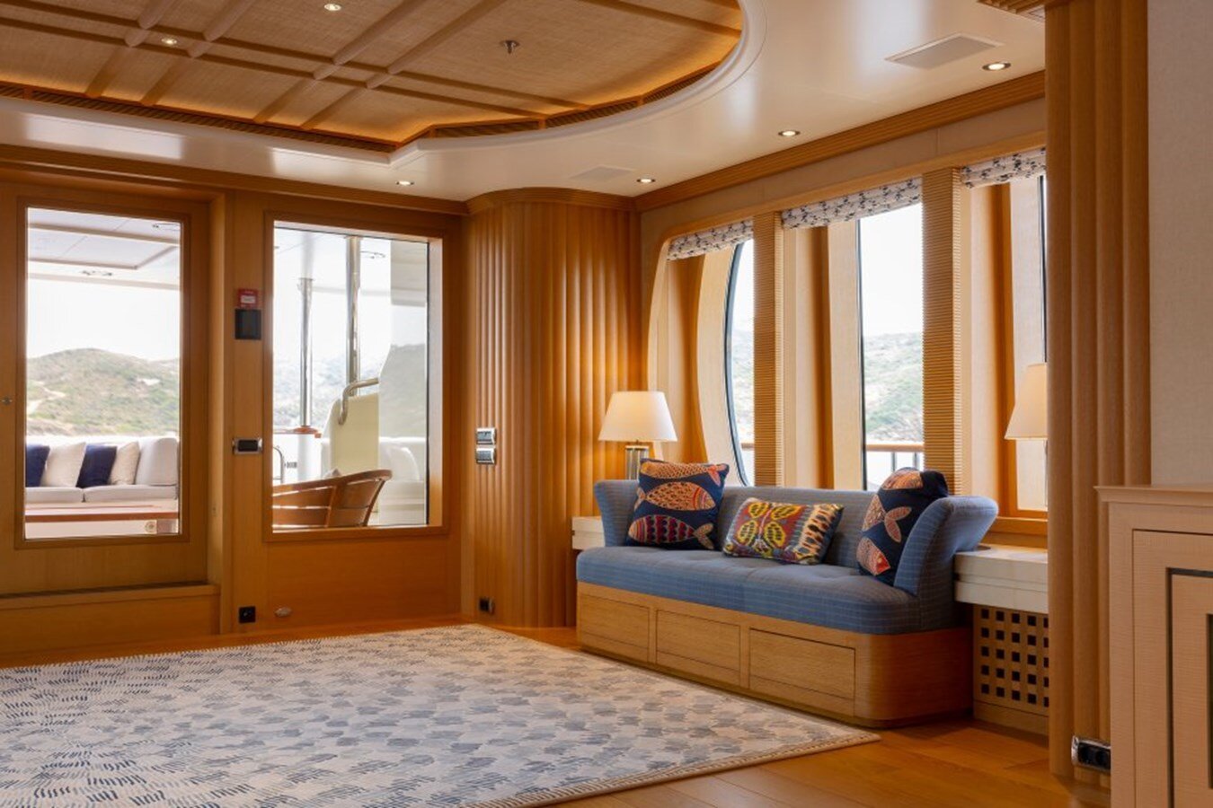 2004 FEADSHIP 164' 1