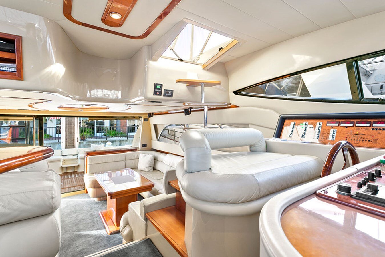 2004-ferretti-yachts-60-e280d0