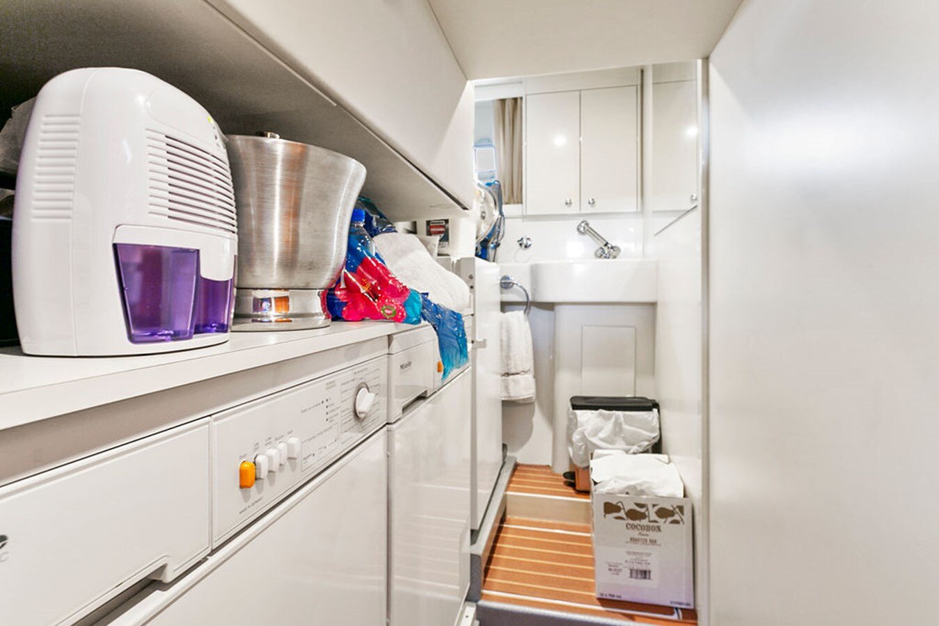 2004-ferretti-yachts-60-e280d0