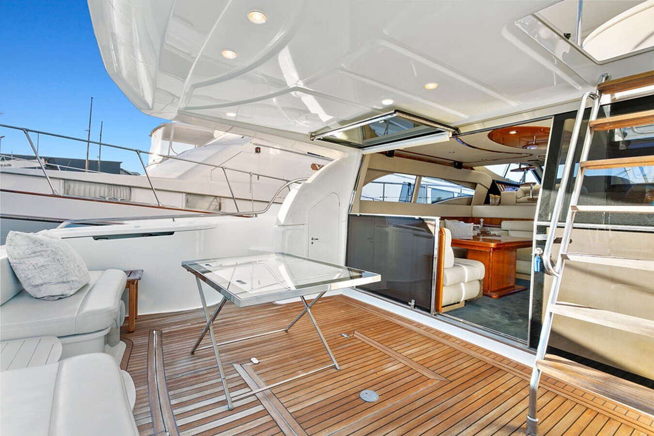 2004-ferretti-yachts-60-e280d0