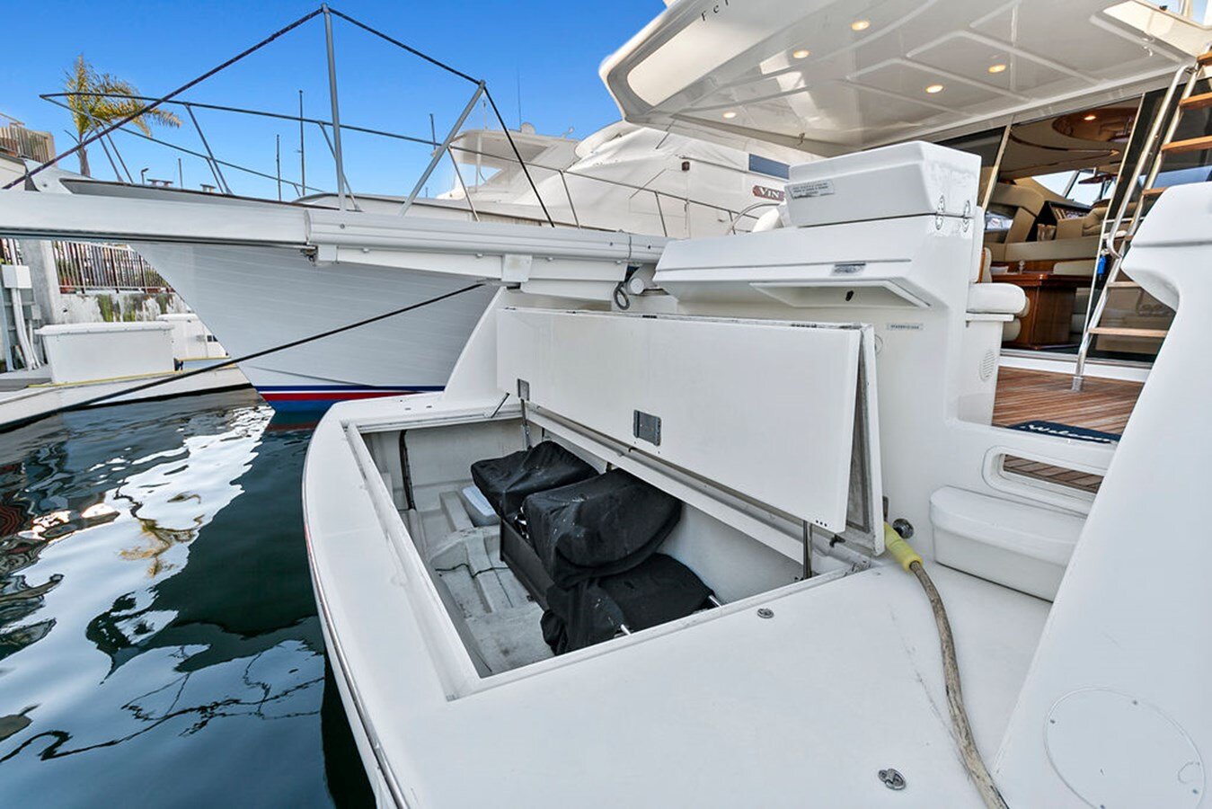 2004-ferretti-yachts-60-e280d0
