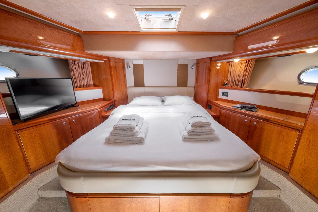 2004-ferretti-yachts-76-ecd108