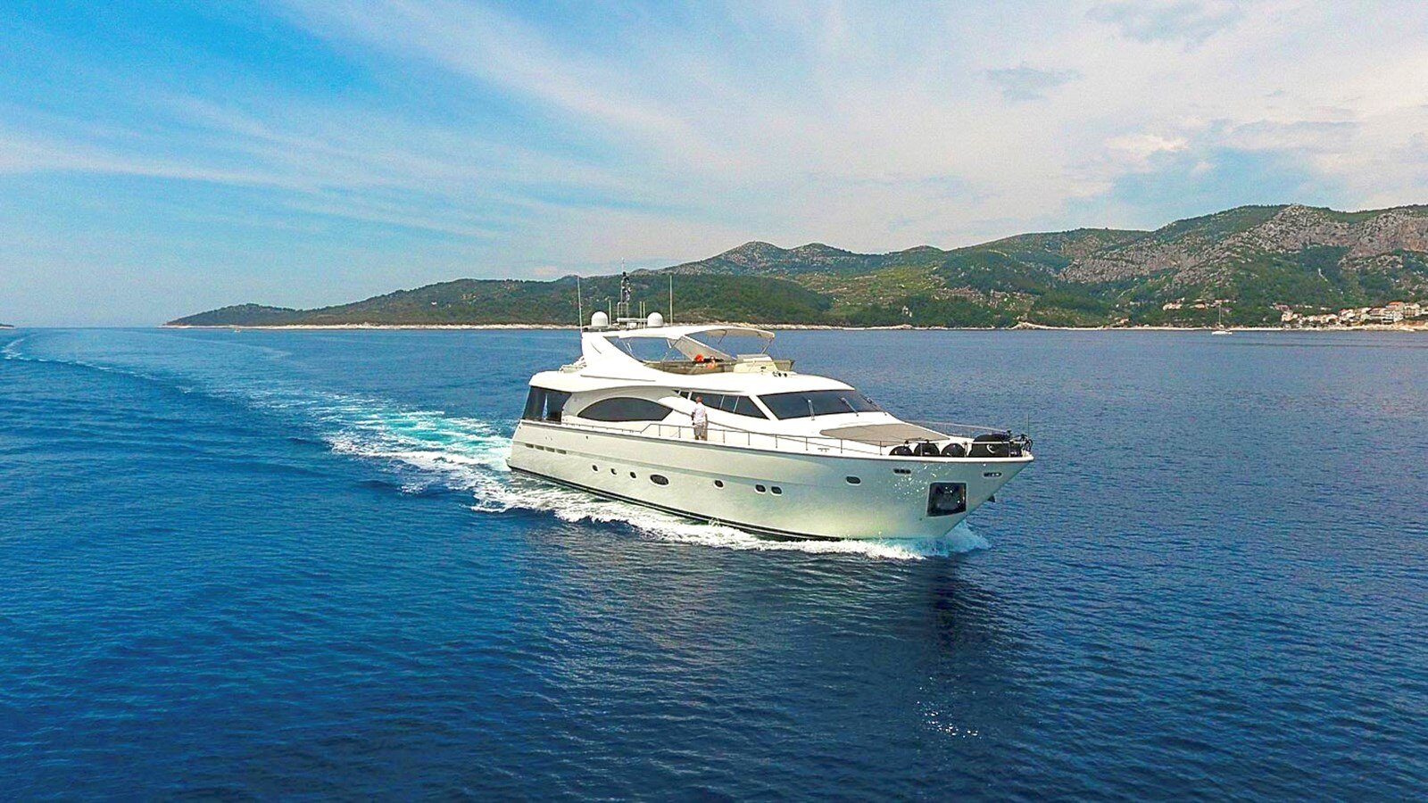 2004 FERRETTI YACHTS 88' 9