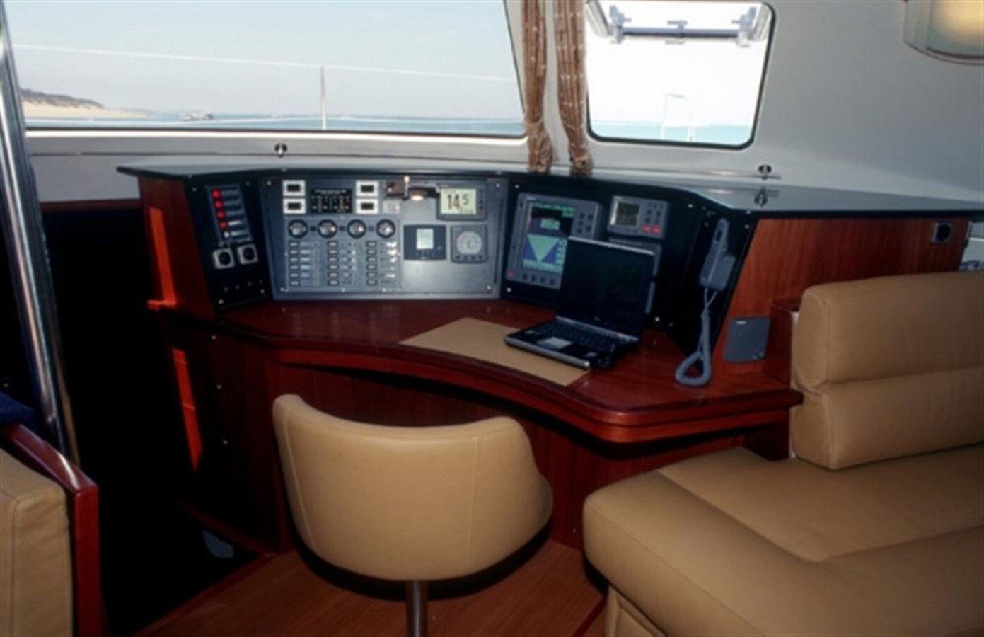 2004-fountaine-pajot-60-cf6a07