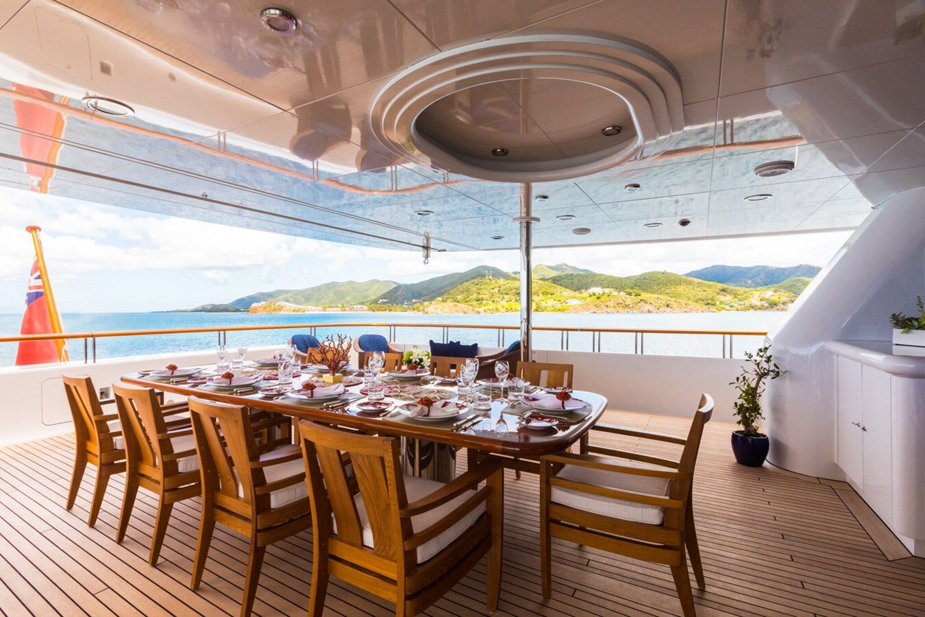 2004 HAKVOORT 152' 1