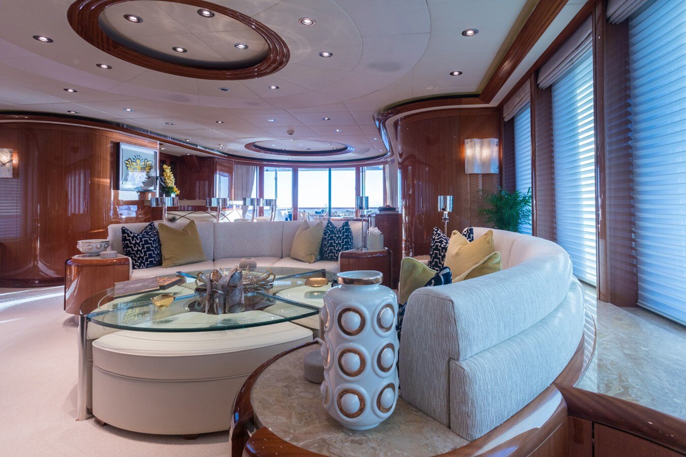 2004 HAKVOORT 152' 1