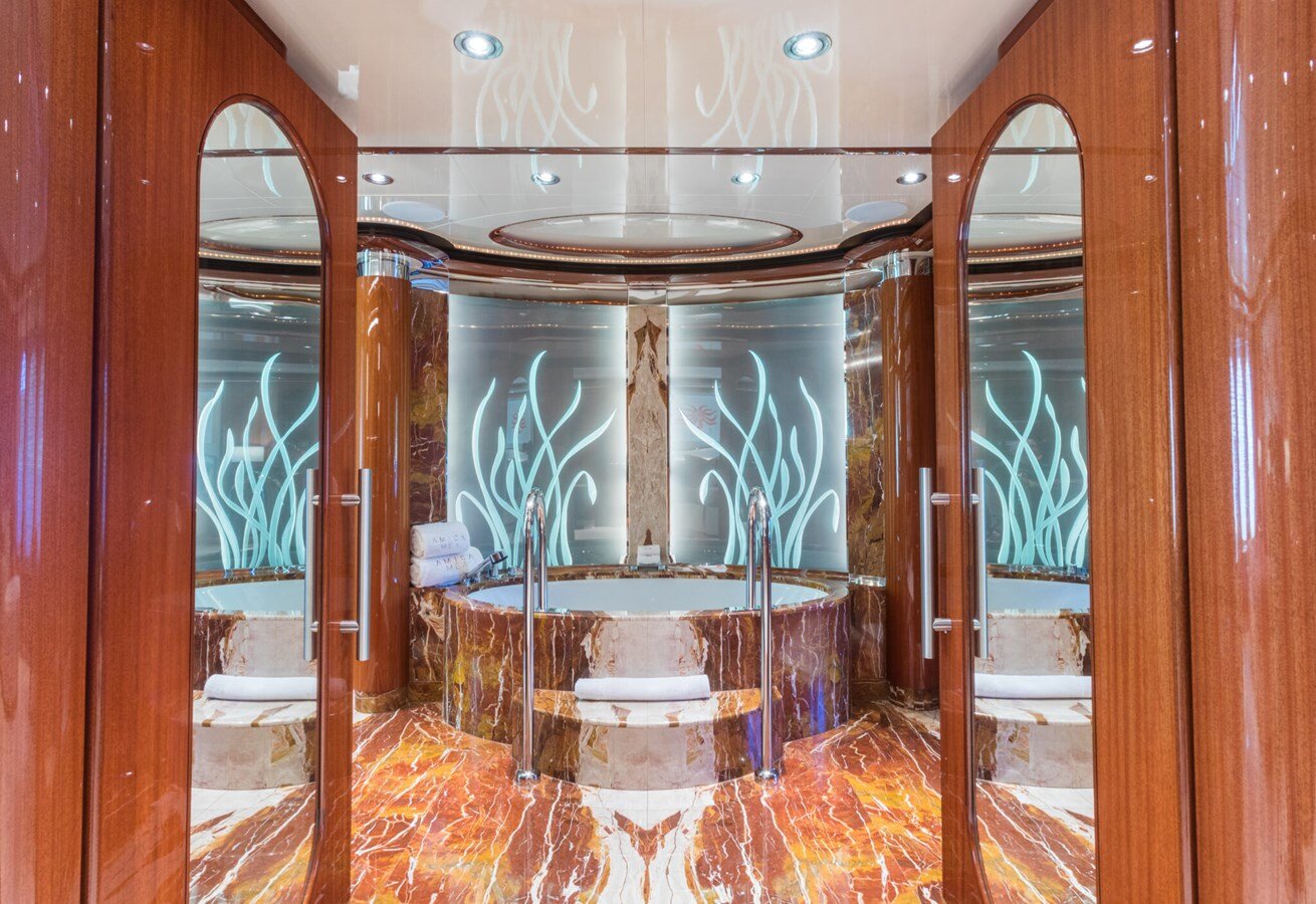 2004 HAKVOORT 152' 1