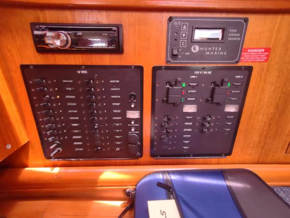 2004-hunter-35-8-c0824c