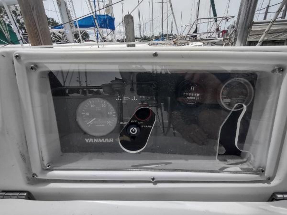 2004-hunter-35-8-c0824c