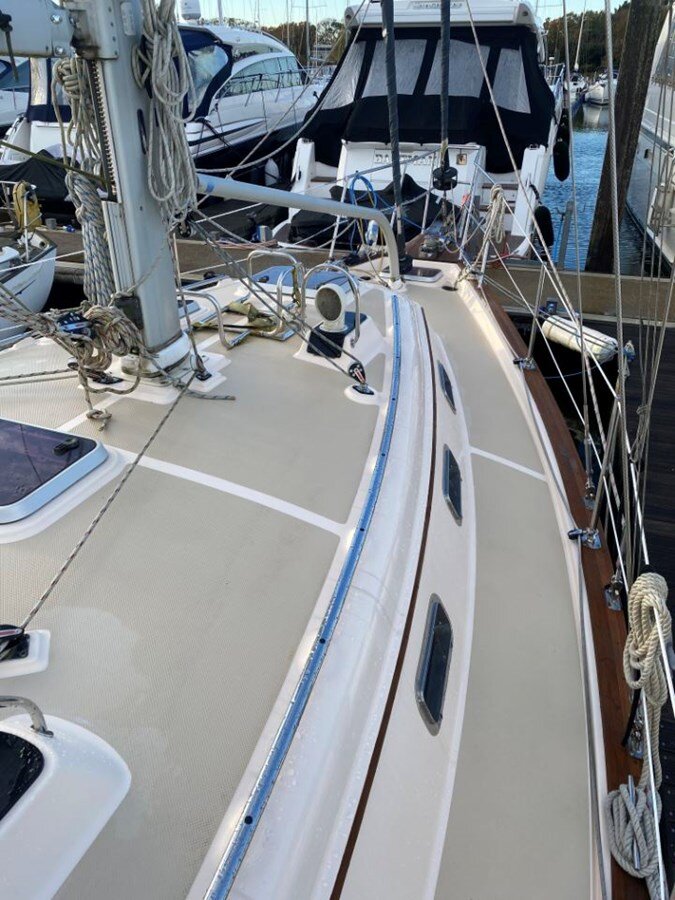 2004-island-packet-yachts-37-10-88c88e