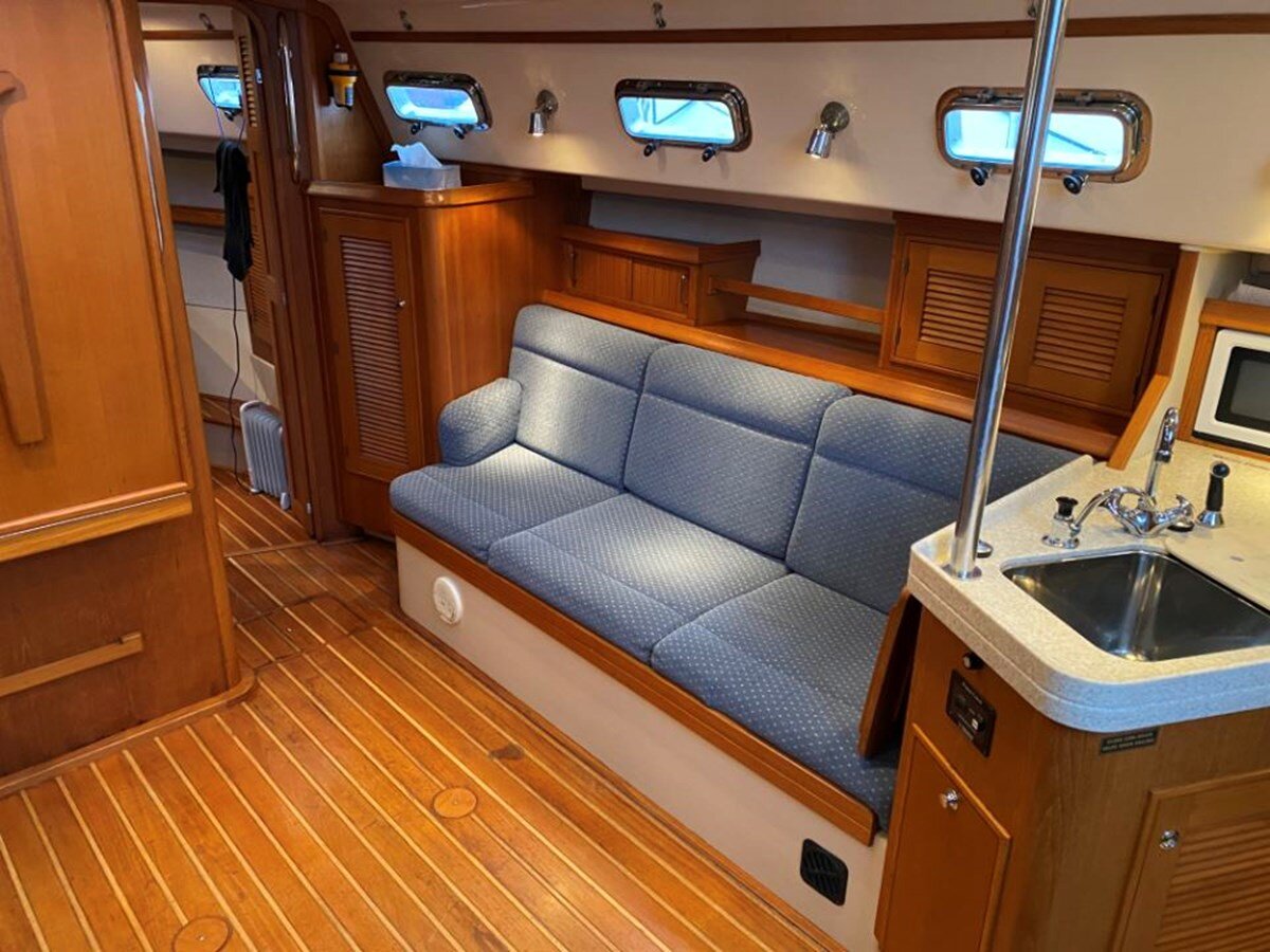 2004-island-packet-yachts-37-10-88c88e