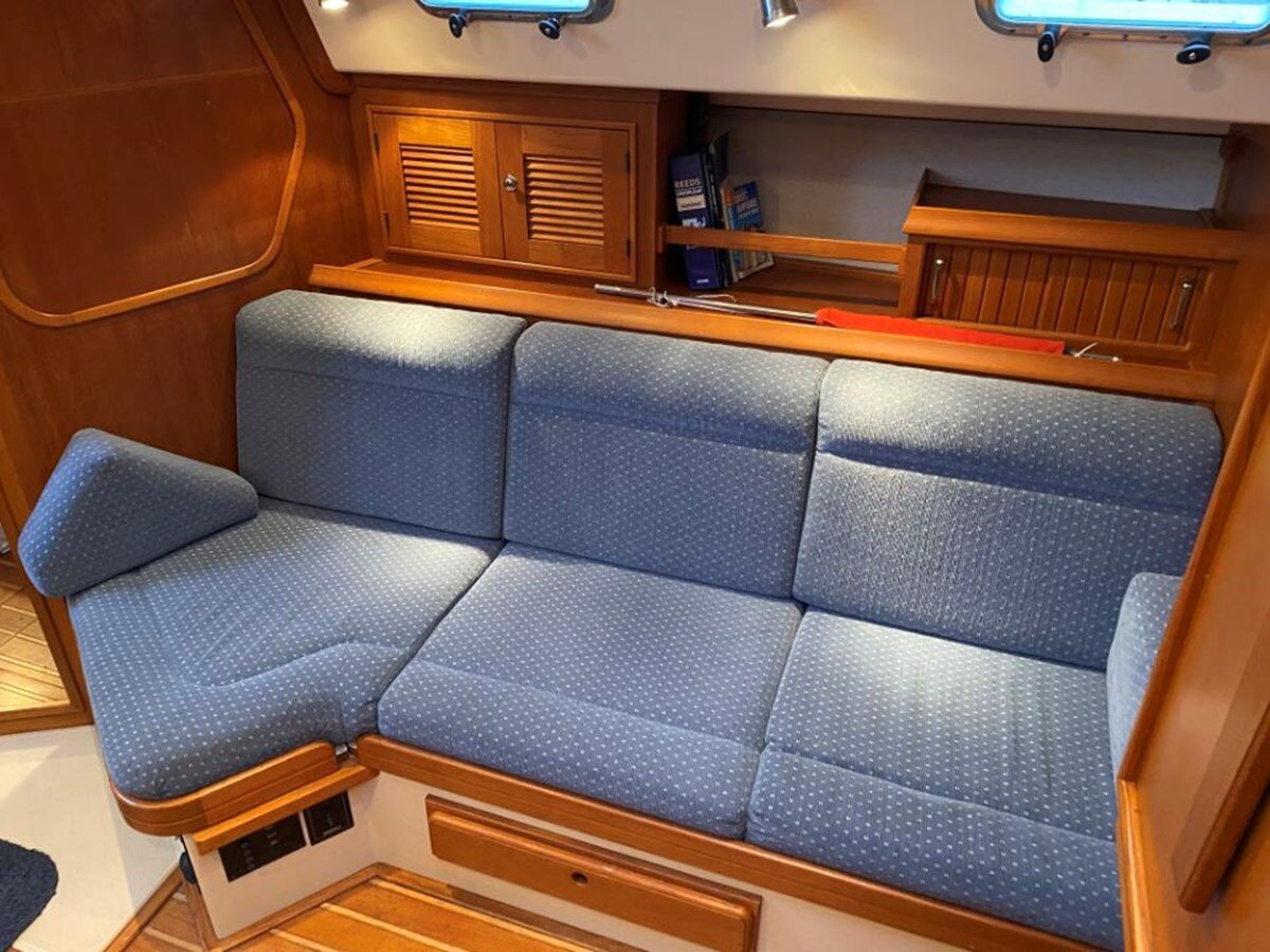 2004-island-packet-yachts-37-10-88c88e