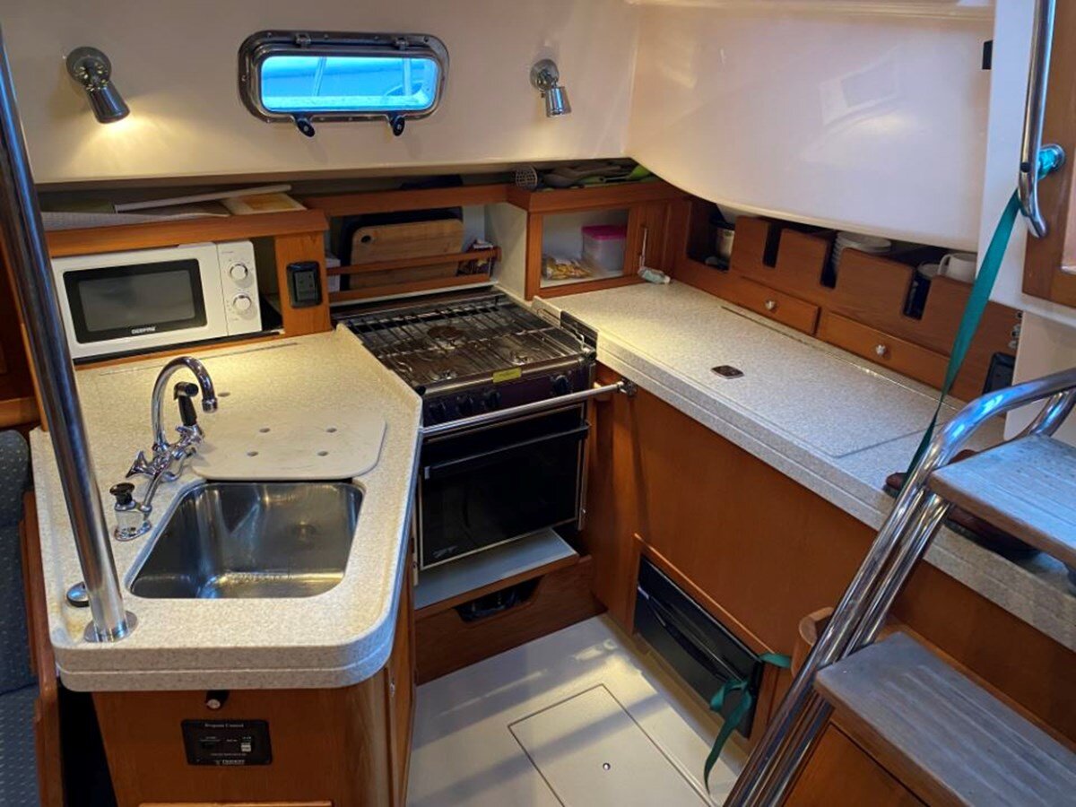 2004-island-packet-yachts-37-10-88c88e