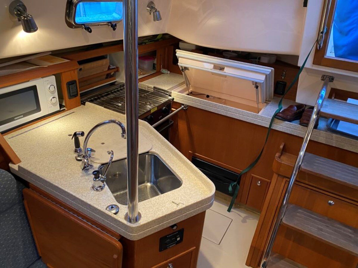 2004-island-packet-yachts-37-10-88c88e