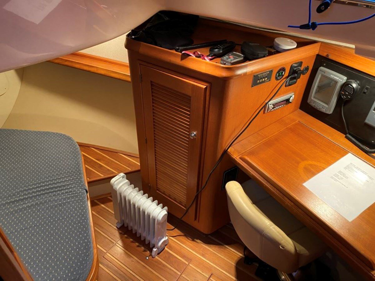 2004-island-packet-yachts-37-10-88c88e