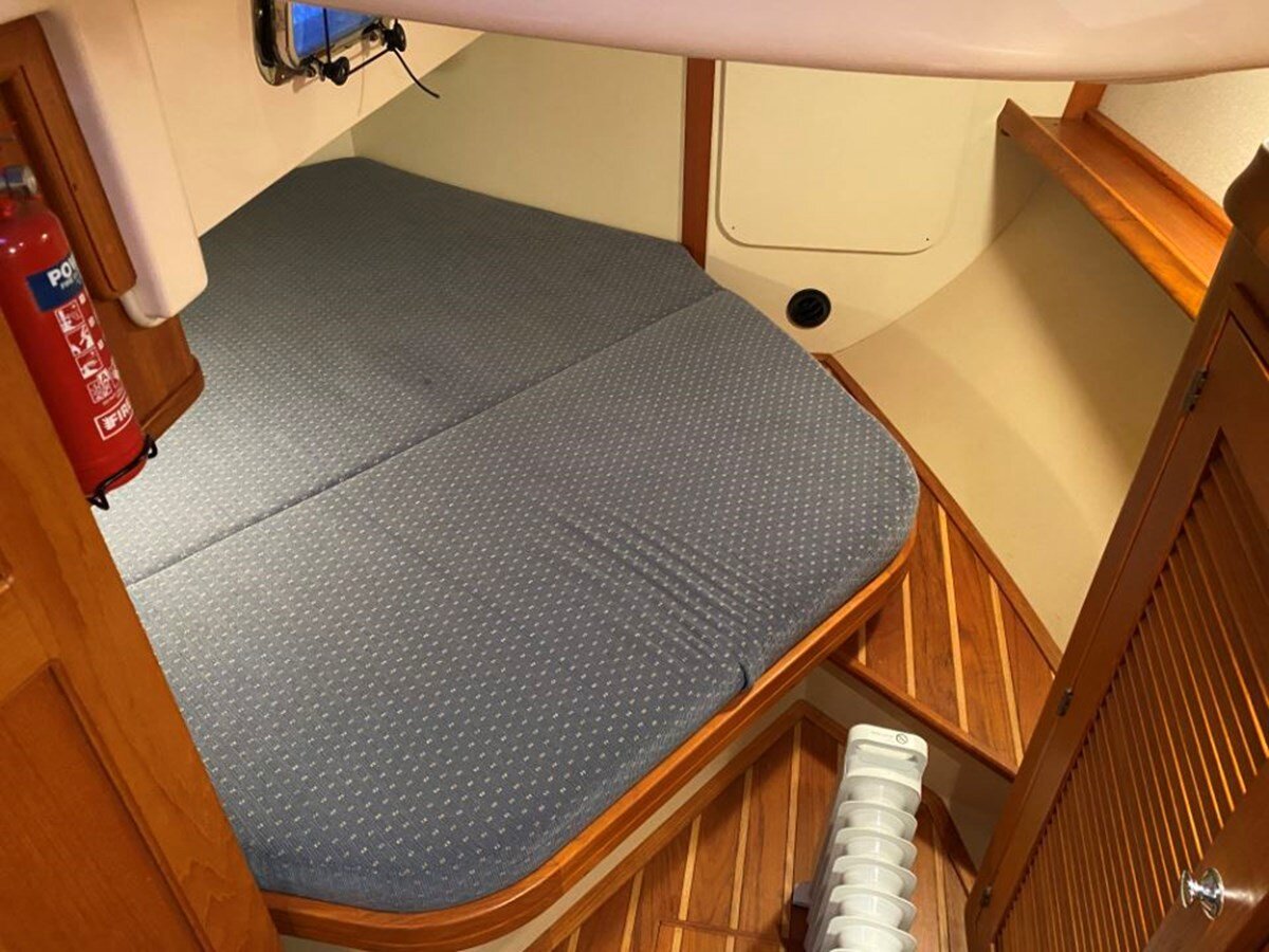 2004-island-packet-yachts-37-10-88c88e