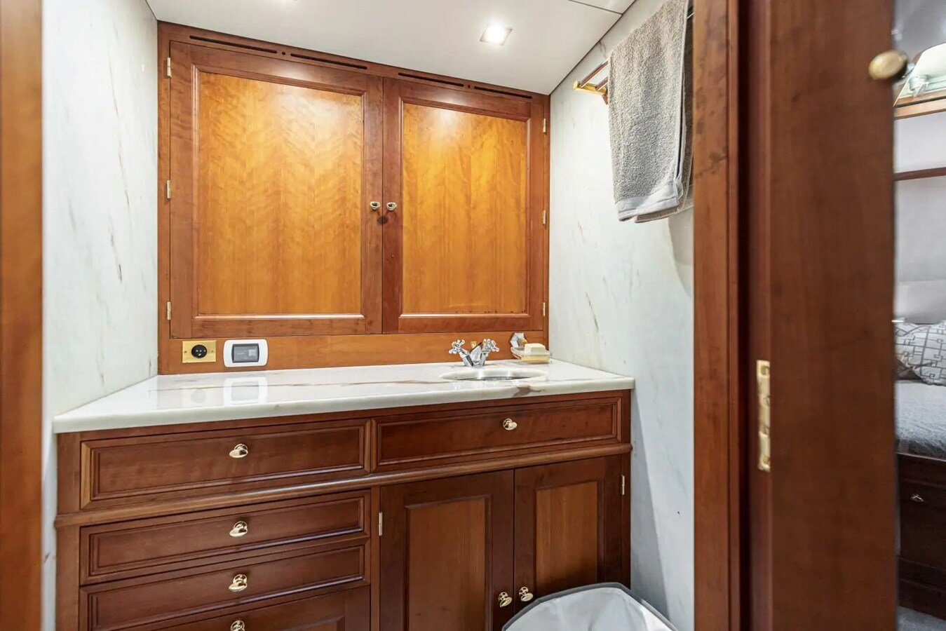 2004-jmv-98-6-5c0b29