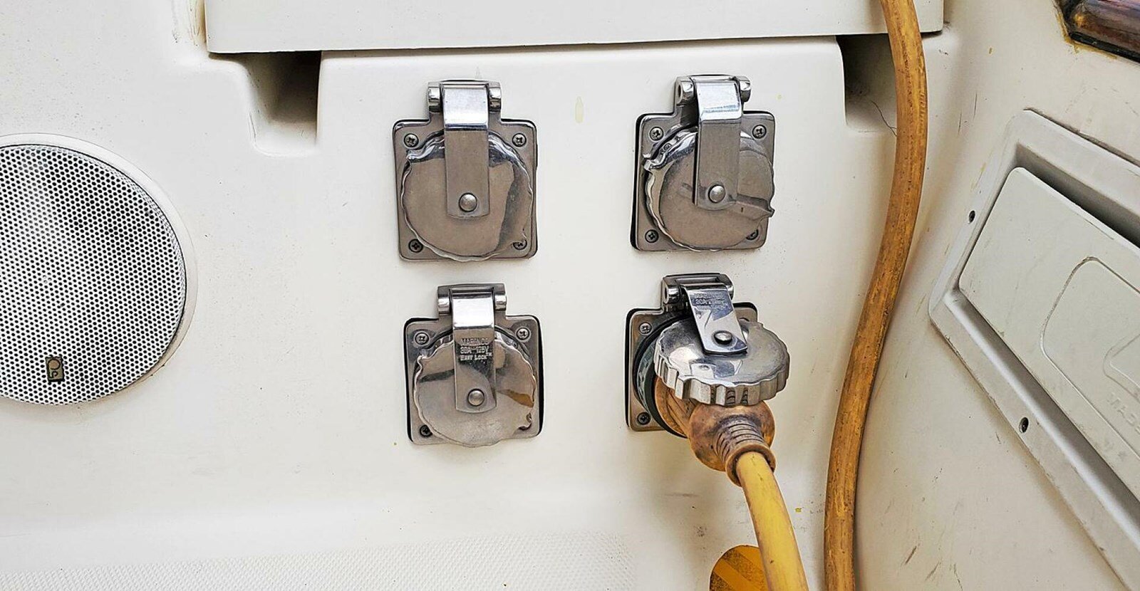 2004-menorquin-40-11-4cdf69