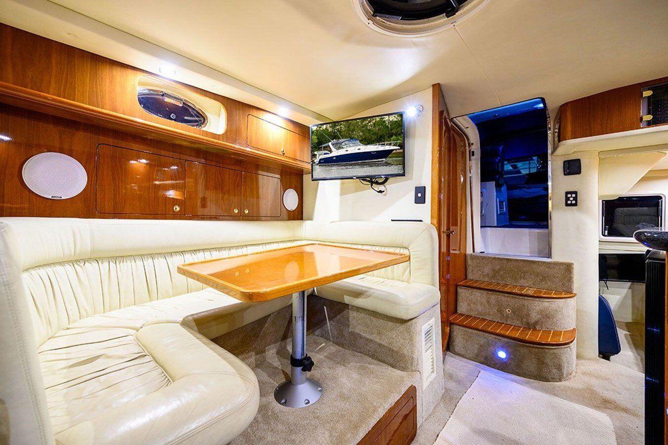 2004-mustang-38-f02909