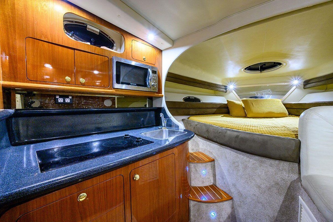 2004-mustang-38-f02909