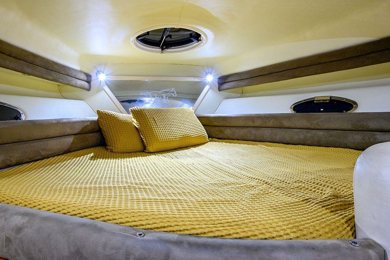 2004-mustang-38-f02909